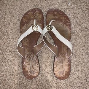 tory burch thora flip flops